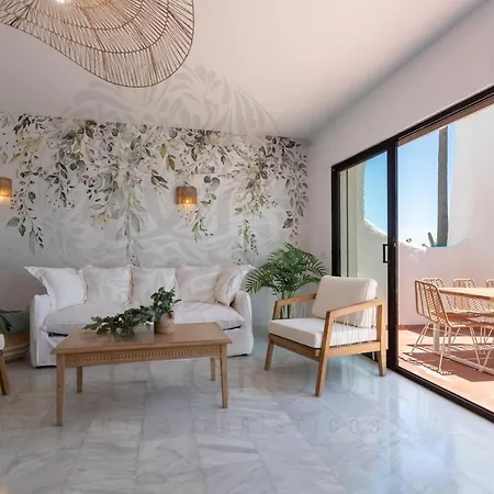 Будинок відпочинку Paloma House Естепона