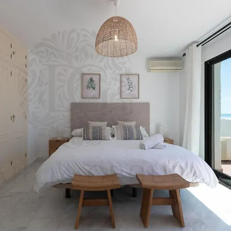 Paloma House Естепона